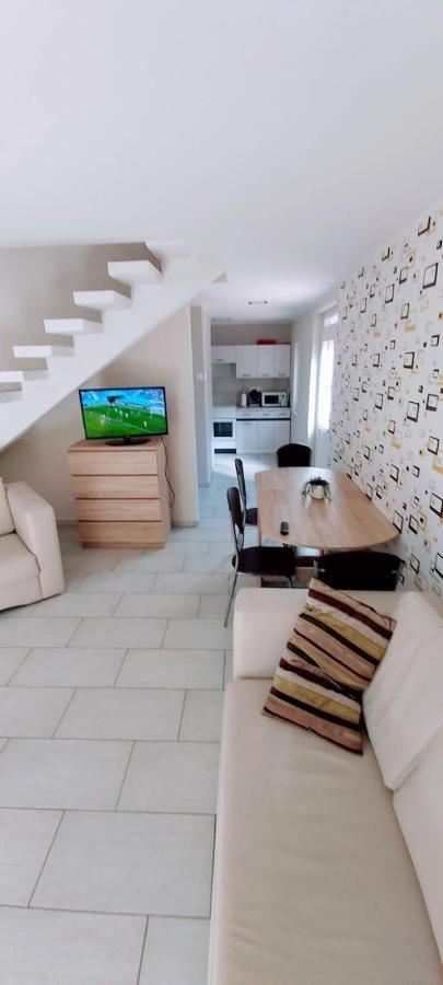 Babzsi Nyaralo Villa Vonyarcvashegy Luaran gambar