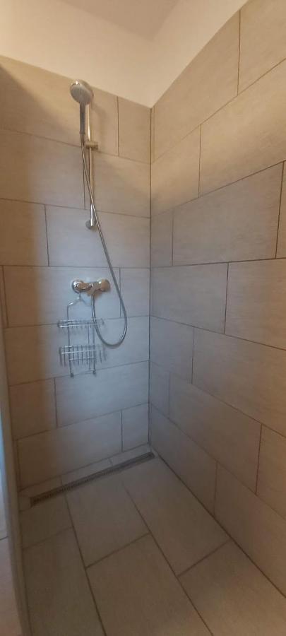 Babzsi Nyaralo Villa Vonyarcvashegy Luaran gambar