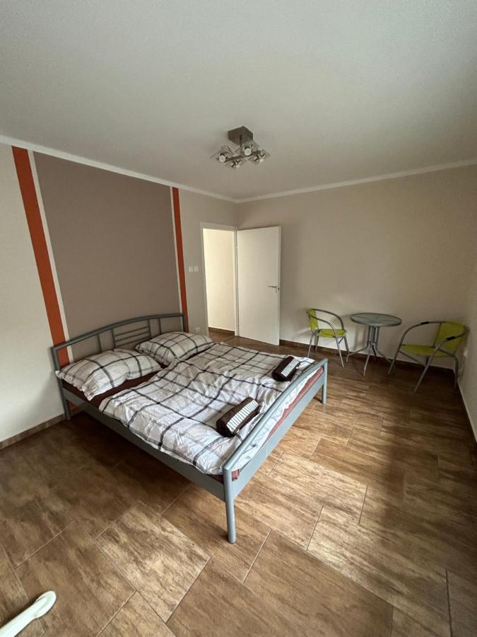 Babzsi Nyaralo Villa Vonyarcvashegy Luaran gambar