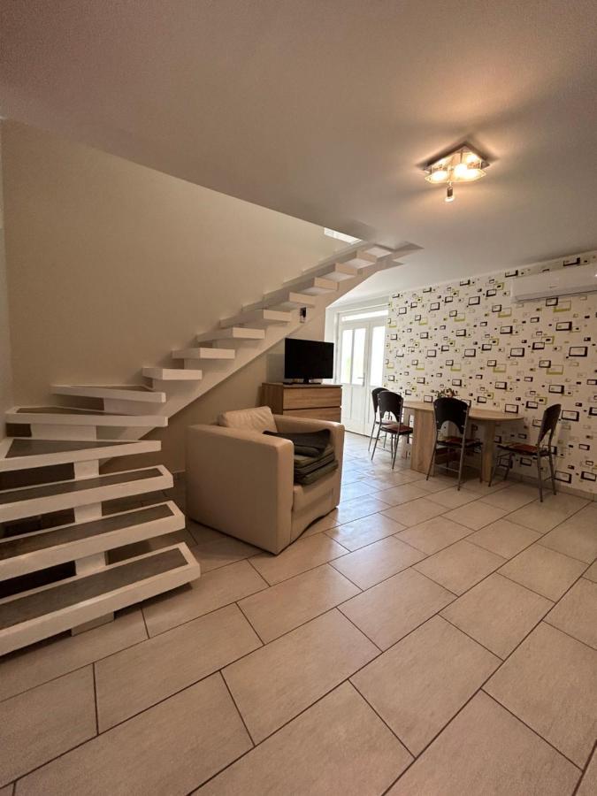 Babzsi Nyaralo Villa Vonyarcvashegy Luaran gambar